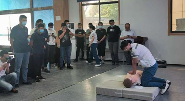 京台改扩建三驻地办组织参加急救知识讲座 京台改扩建三驻地办组织参加急救知识讲座