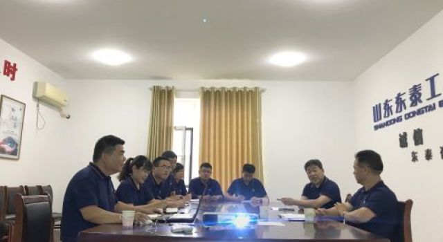 董事长莅临中心试验室检查指导工作 董事长莅临中心试验室检查指导工作