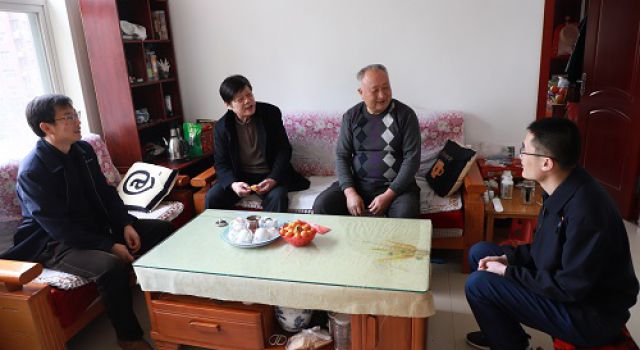 情系国外员工、走访慰问家属----公司工会主席一行走访慰问赴南苏丹朱巴-伦拜克项目员工家属 情系国外员工、走访慰问家属----公司工会主席一行走访慰问赴南苏丹朱巴-伦拜克项目员工家属