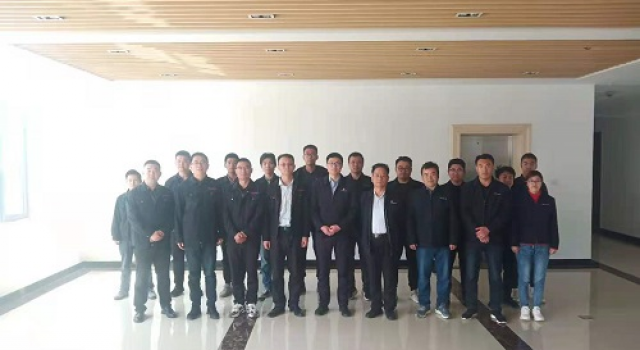 五一期间公司总经理慰问一线员工