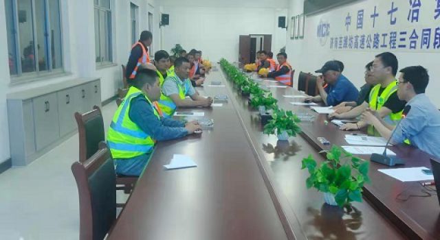 济潍高速三、四合同段组织《保障农民工工资支付条例》 实施一周年宣讲活动