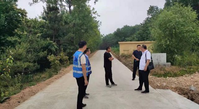 岚山区驻地监理处对安东卫街道农村公路集中项目开展安全、防汛检查