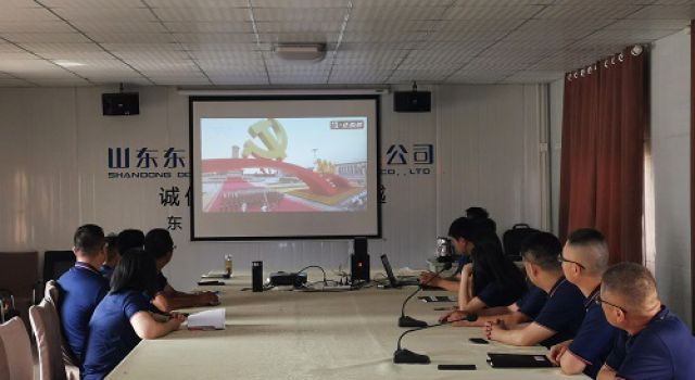 春风里 红旗下，心中有信仰，祝愿祖国更有力量