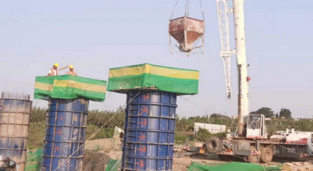 陈党线河南村西段改建工程西巴漏河大桥桩基、墩柱及盖梁全部完成