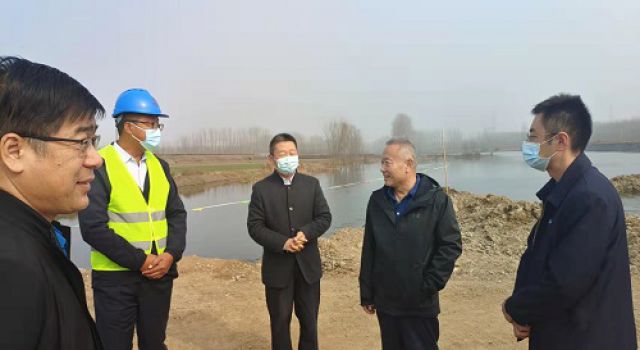 日照市交通运输局陈局长、公路处卜主任到2021年莒县农村公路危桥改造工程四标段施工现场及监理处试验室检查指导