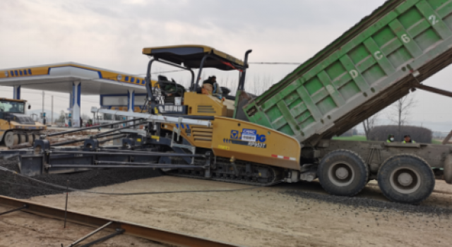 枣庄市S318郯兰线水泥稳定碎石底基层首件顺利完成