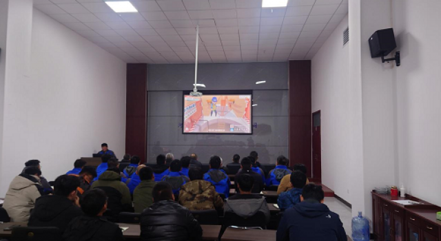 安鹤项目组织人工挖孔桩安全知识讲座