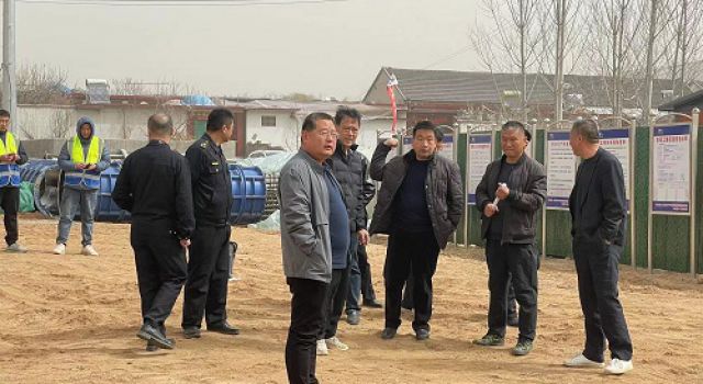 沂南县城乡融合发展工作组交通建设项目专班组织对沂南县X043葛岸线（沂河大桥-孙祖段）道路提升改造工程进行安全、防汛检查