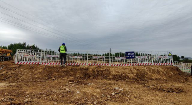 保质保量搞建设，安全文明“不掉队”