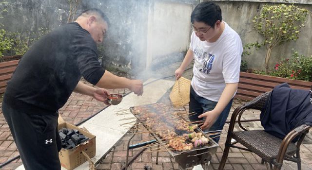 四川九绵高速JL8总监办组织淄博烧烤活动 四川九绵高速JL8总监办组织淄博烧烤活动