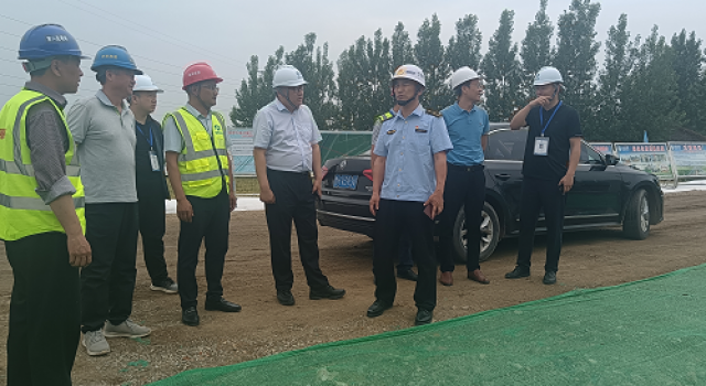 济宁市交通运输综合执法队督查组莅临邹济公路工程检查指导工作