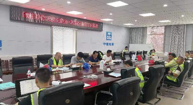 邹城至济宁公路工程五工区标段召开墩柱首件安全技术交底会