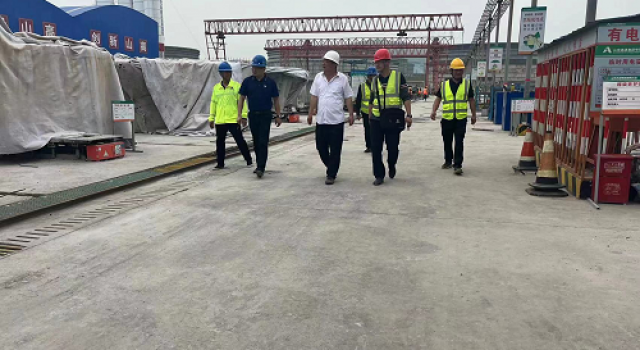 日照市南沿海公路高架项目首片箱梁顺利浇筑完成