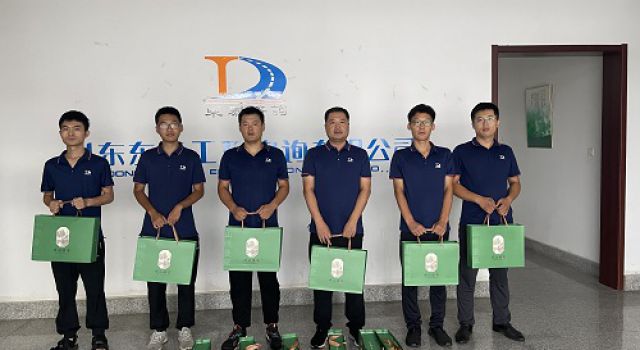 炎炎夏日送清凉,公司关爱入心田 炎炎夏日送清凉,公司关爱入心田