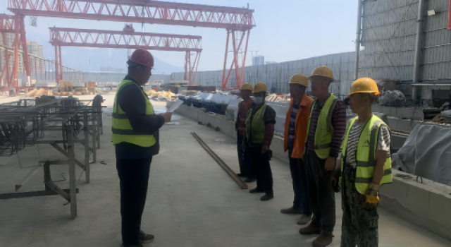 济菏二标梁场现场安全交底会 济菏二标梁场现场安全交底会