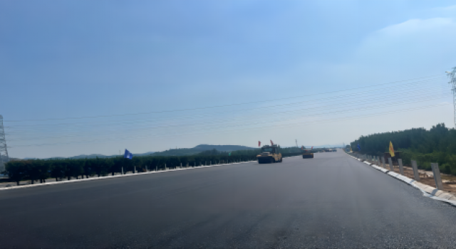 沥青中面层AC-20C沥青中面层顺利摊铺 沥青中面层AC-20C沥青中面层顺利摊铺