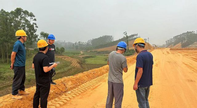 横钦高速第四总监办对辖区路基涵洞、路基防护及排水工程开展联合检查