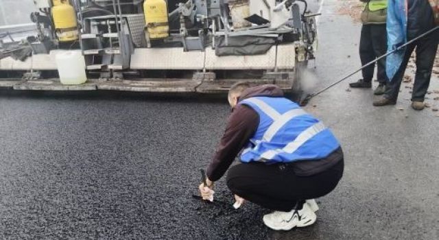 S102济青线开展NRP无车辙沥青路面施工